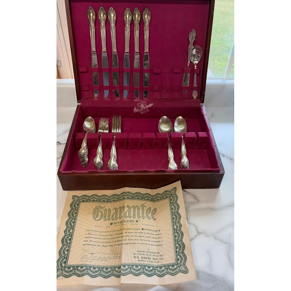 Wm Rogers Flatware Set Silverplate Silver Sectional Floral Vintage McGraw Chest